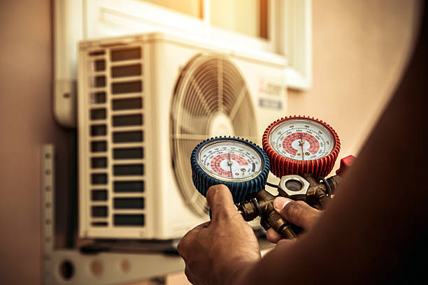 Professional Hvac technician working in Hebron, NE